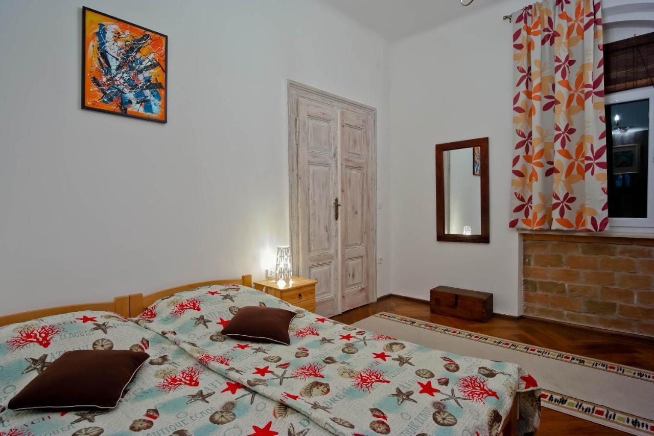 Côté ensoleillé Apartamento Pula Exterior foto
